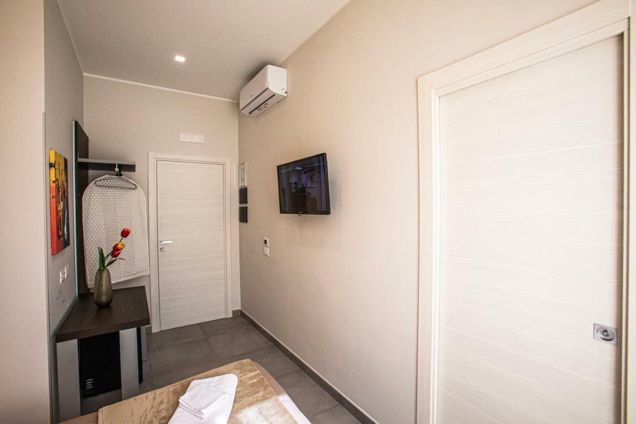 Garibaldi 136 Otel Napoli Dış mekan fotoğraf